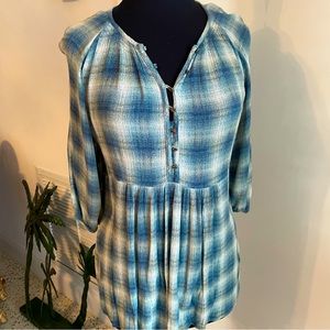 Anthropologie MAEVE Blue Plaid 3/4 sleeve Shirt!
Great condition